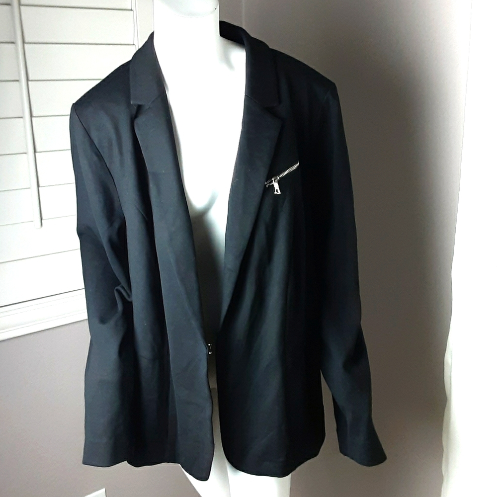 6th And Lane Blazer